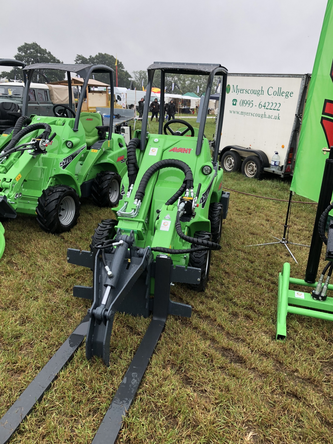 avant range of loaders Tech5